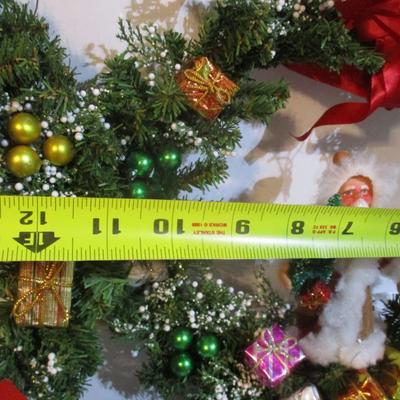 Holiday Wreaths & Christmas Tree Ornaments Lot 85