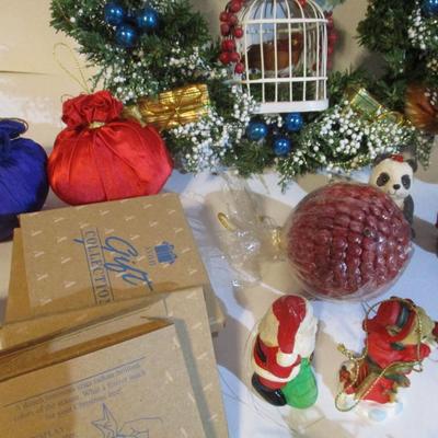 Holiday Wreaths & Christmas Tree Ornaments Lot 85