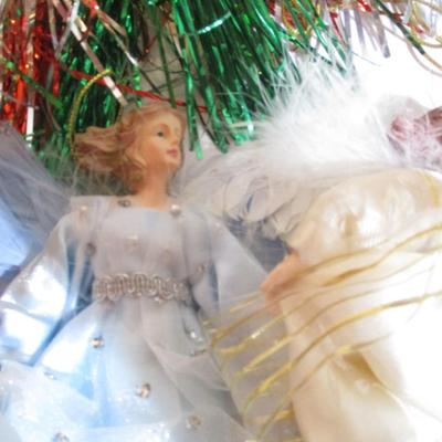 Holiday Wreaths & Christmas Tree Ornaments Lot 85