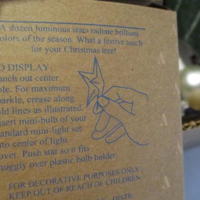 Holiday Wreaths & Christmas Tree Ornaments Lot 85