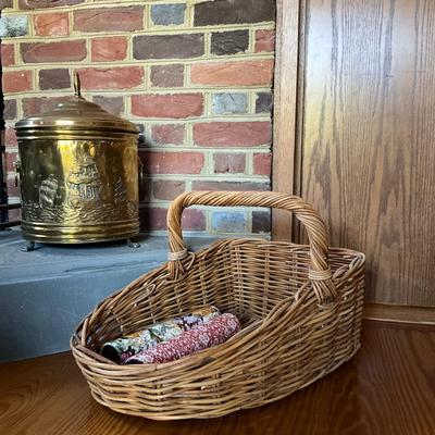 UA777 Antique Brass Coal Scuttle with Handled Basket