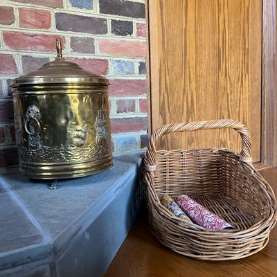 UA777 Antique Brass Coal Scuttle with Handled Basket