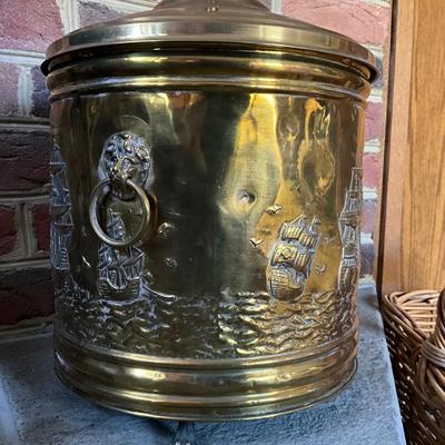 UA777 Antique Brass Coal Scuttle with Handled Basket