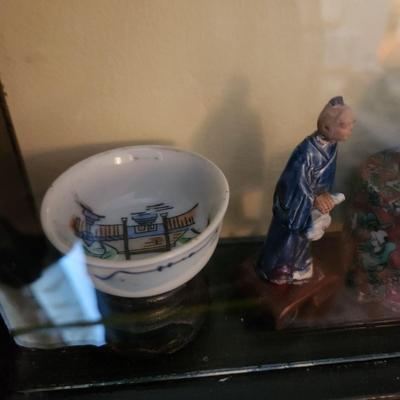 Shadow Box w/Collectibles 12x15x3