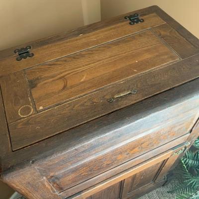 Antique Oak Ice Chest 28x17x43