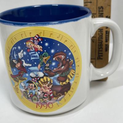 Disney HAPPY HOLIDAYS COFFEE MUG