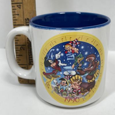 Disney HAPPY HOLIDAYS COFFEE MUG