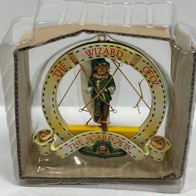 Enesco Wizard of Oz THE SCARECROW Christmas Tree Ornament NEW in box
