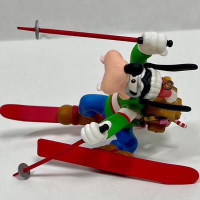 Disney Christmas Tree Ornament Goofy on Skies.