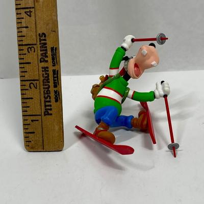 Disney Christmas Tree Ornament Goofy on Skies.