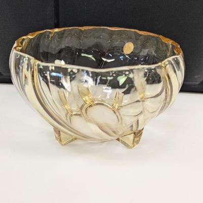 Vintage Heisey Twist Round Nasturtium Bowl