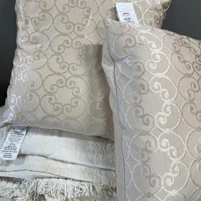 2 Cream throw pillows & comforter