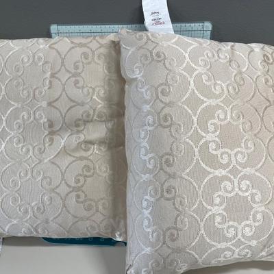 2 Cream throw pillows & comforter