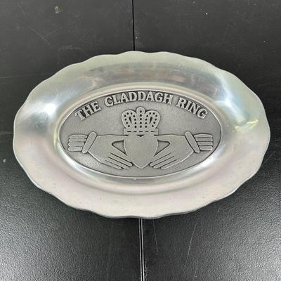 LOT 2K: Irish Themed Home Decor