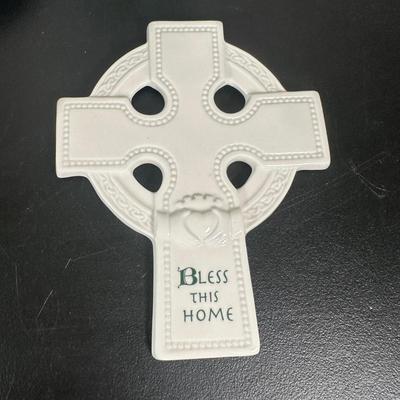 LOT 2K: Irish Themed Home Decor