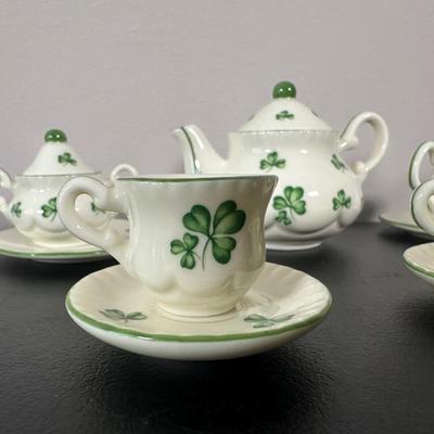 LOT 3K: Vintage Lefton Irish Piggy Bank, Tea Set & More