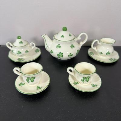 LOT 3K: Vintage Lefton Irish Piggy Bank, Tea Set & More