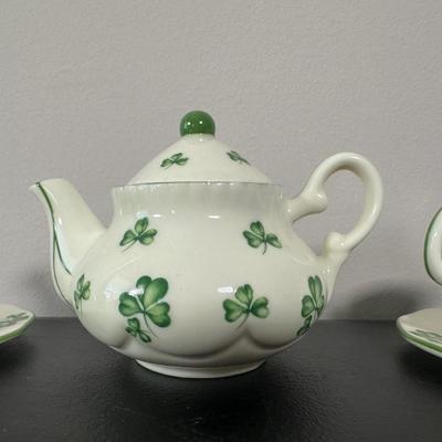 LOT 3K: Vintage Lefton Irish Piggy Bank, Tea Set & More