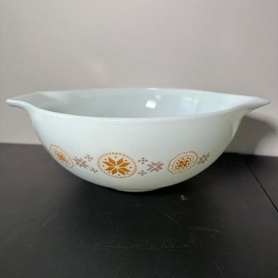 LOT 5L: Collection Of Pyrex, Corningware, Longaberger Pottery & More