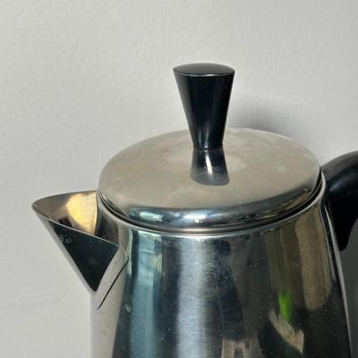 LOT 7K: Kitchen Appliances- Rival 18 qt Roaster Oven, Hamilton Beach Slow Cooker & More