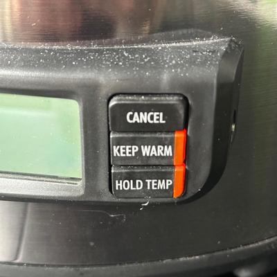 LOT 7K: Kitchen Appliances- Rival 18 qt Roaster Oven, Hamilton Beach Slow Cooker & More