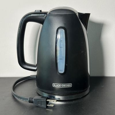 LOT 7K: Kitchen Appliances- Rival 18 qt Roaster Oven, Hamilton Beach Slow Cooker & More