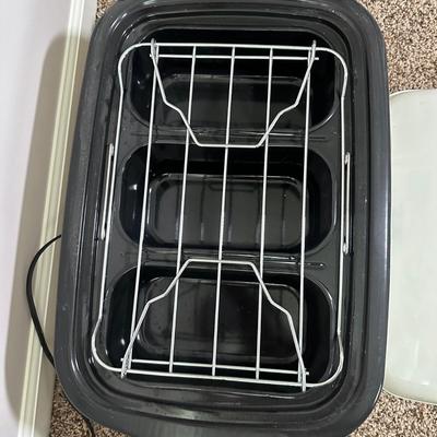 LOT 7K: Kitchen Appliances- Rival 18 qt Roaster Oven, Hamilton Beach Slow Cooker & More