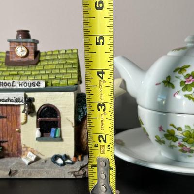 LOT 8K: Teapot Collection & More - Temptations, Precious Moments & More