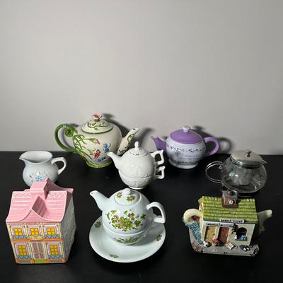 LOT 8K: Teapot Collection & More - Temptations, Precious Moments & More