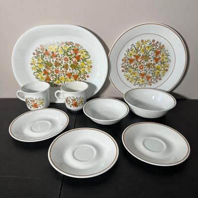 LOT 9K: Large Collection Of Corelle by Corning Indian Summer Pattern