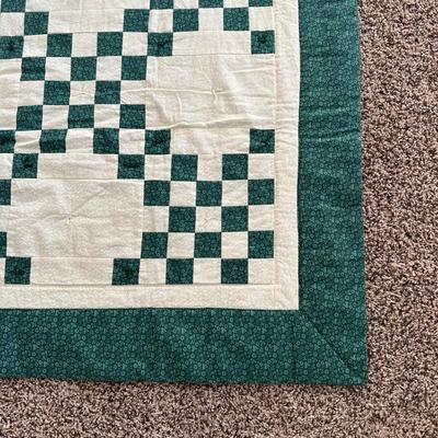 LOT 10K: Irish Quilts, Linens & More!