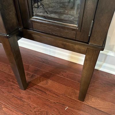 LOT 16D: Alexee Dining Room Server