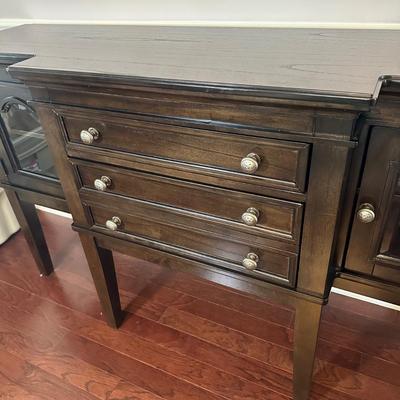 LOT 16D: Alexee Dining Room Server