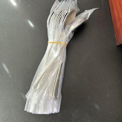 LOT 17K: Reed & Barton Stainless Steel Flatware Set w/ Box