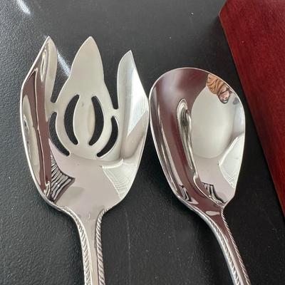 LOT 17K: Reed & Barton Stainless Steel Flatware Set w/ Box