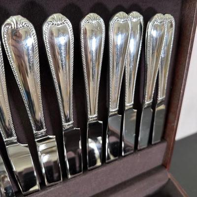 LOT 17K: Reed & Barton Stainless Steel Flatware Set w/ Box