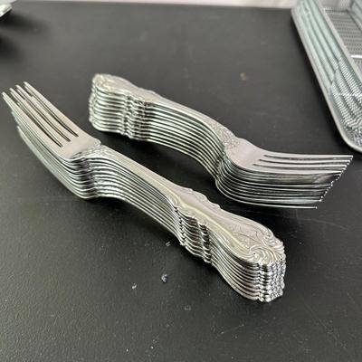 LOT 18K: Reed & Barton Stainless Steel Flatware