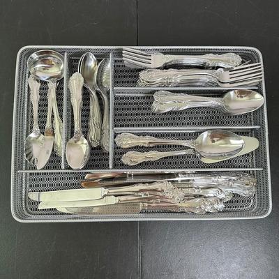 LOT 18K: Reed & Barton Stainless Steel Flatware
