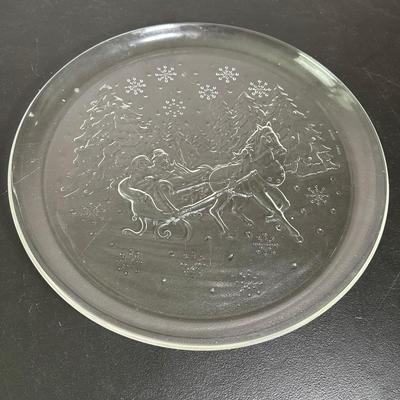 LOT 19L: Christmas Themed Kitchen Decor, China, Glass & More - Gorham, Sakura, Spectrum & More