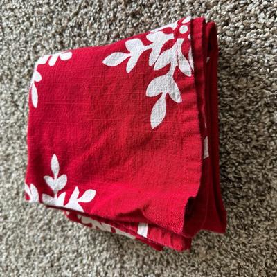 LOT 19L: Christmas Themed Kitchen Decor, China, Glass & More - Gorham, Sakura, Spectrum & More