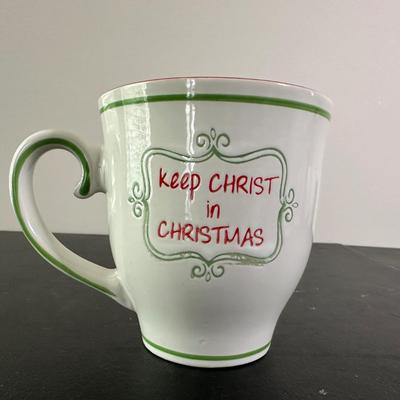 LOT 19L: Christmas Themed Kitchen Decor, China, Glass & More - Gorham, Sakura, Spectrum & More