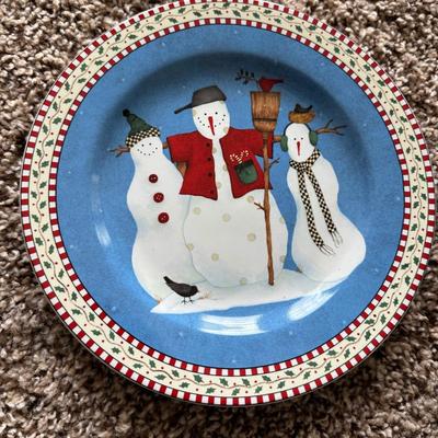 LOT 19L: Christmas Themed Kitchen Decor, China, Glass & More - Gorham, Sakura, Spectrum & More