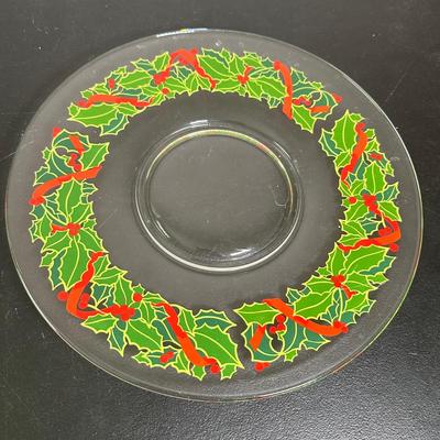 LOT 19L: Christmas Themed Kitchen Decor, China, Glass & More - Gorham, Sakura, Spectrum & More