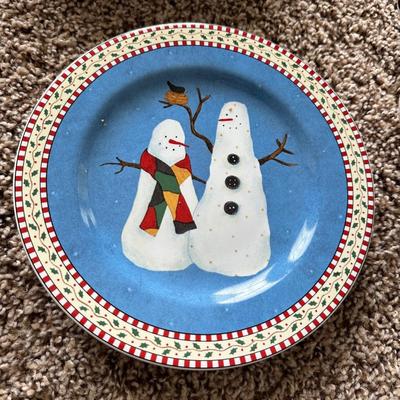 LOT 19L: Christmas Themed Kitchen Decor, China, Glass & More - Gorham, Sakura, Spectrum & More