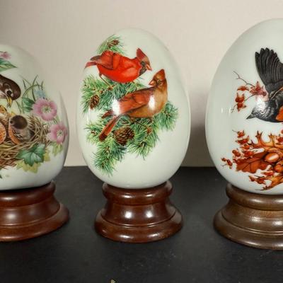 LOT 62D: Avon Bird Collection - Eggs w: Wooden Pedestals, Don Eckelberry Plates & Duck Figurines