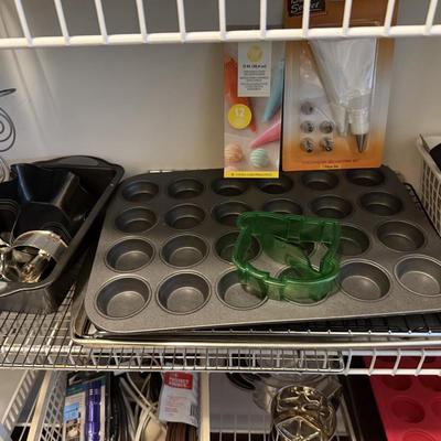 LOT 64K: Large Pantry Closet Clearout!