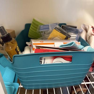 LOT 64K: Large Pantry Closet Clearout!