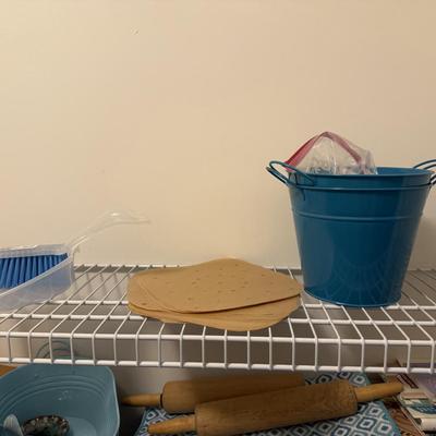 LOT 64K: Large Pantry Closet Clearout!