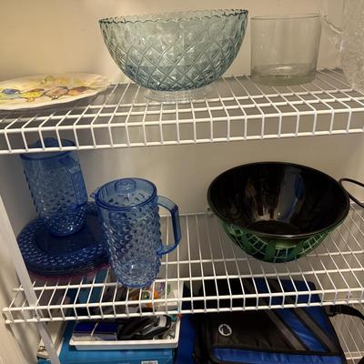 LOT 64K: Large Pantry Closet Clearout!