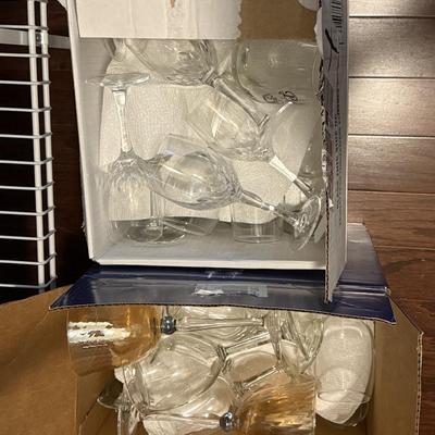 LOT 64K: Large Pantry Closet Clearout!